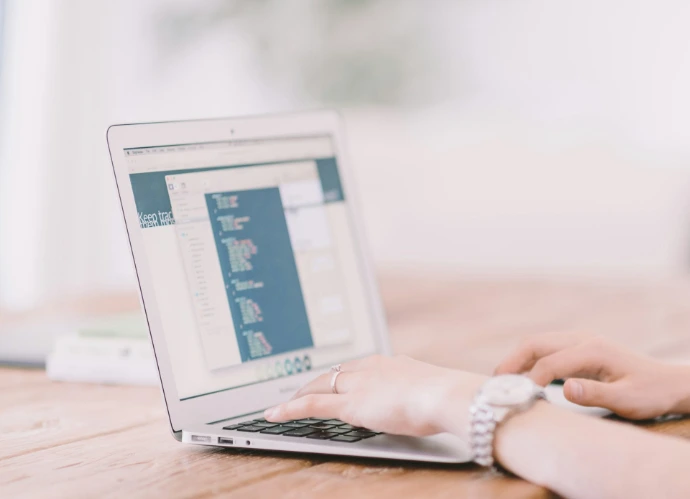 community-manager-freelance-laurassistpro