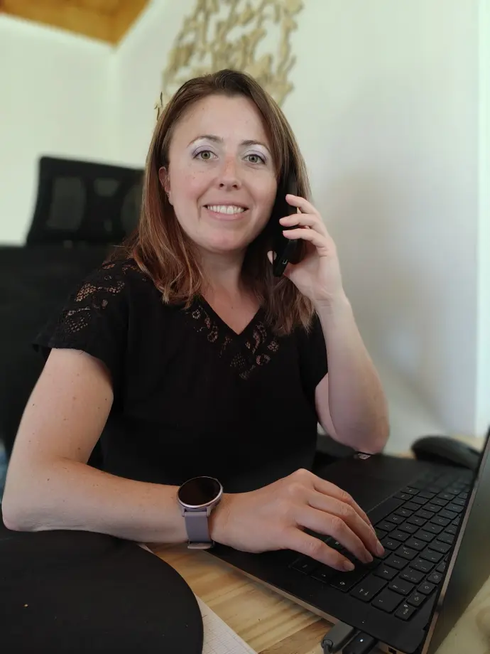 Laura-Charpentier-Assistante-Independante-Vieillevigne